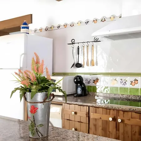 Con Piscina Compartida Wifi Y Parking