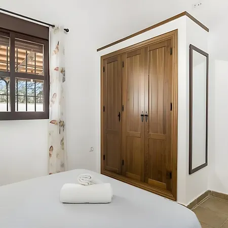 Con Piscina Compartida Wifi Y Parking