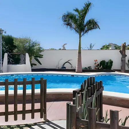 Con Piscina Compartida Wifi Y Parking