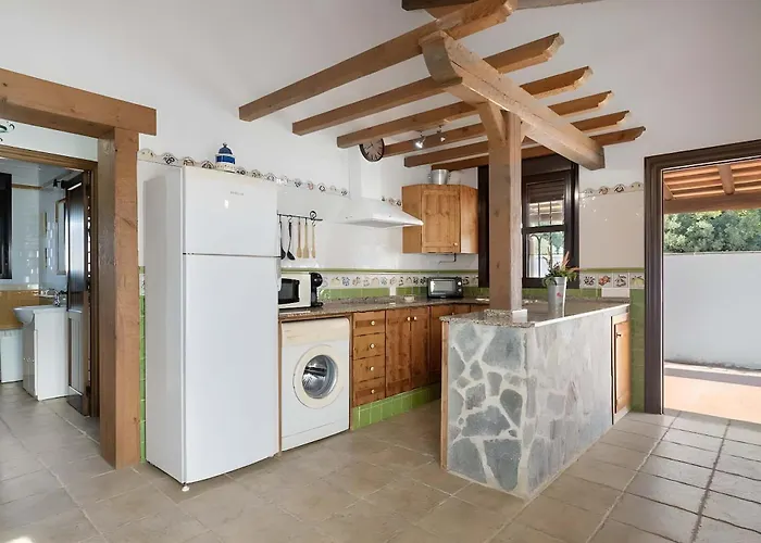 Feriehus Con Piscina Compartida Wifi Y Parking