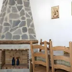 Con Piscina Compartida Wifi Y Parking בית נופש