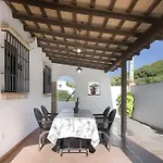 Con Piscina Compartida Wifi Y Parking בית נופש