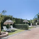 בית נופש Con Piscina Compartida Wifi Y Parking